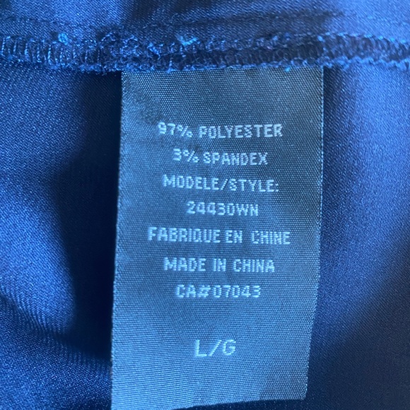 Navy Sleeveless Top with Bow - Picture 2 of 3